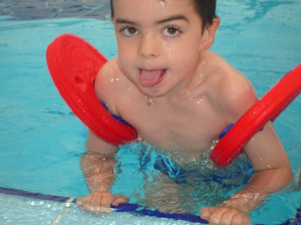 manguitos_delphin_crianzactiva